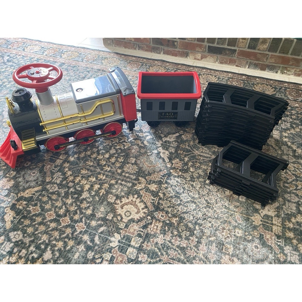 FAO Schwarz Ride-On Motorized Christmas Cherry Red Black Train And Track Age 3+